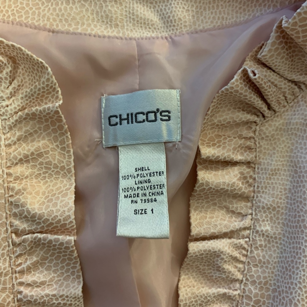 S O L D Chico’s size 1 lightweight lined jacket with ruffle EUC - Picture 3 of 6